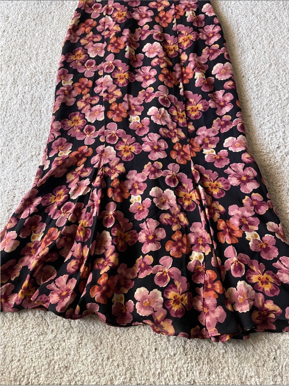 ✨NWT✨Reformation Laine Floral Midi
Dress in Pansy - Picture 5 of 9
